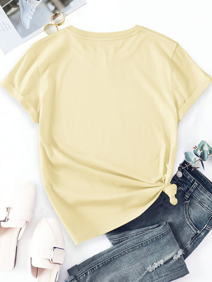 Damen T-Shirt mit Lavendel-Blumenprint – Künstlerisches Freizeitshirt für Alltag und besondere Anlässe