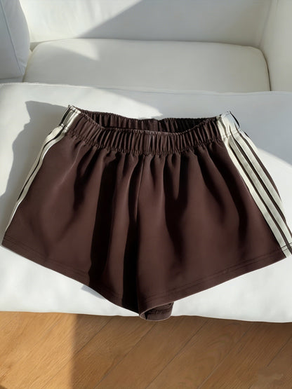 Damen Sport Shorts mit Streifen – Lässige Fitness & Freizeitshorts