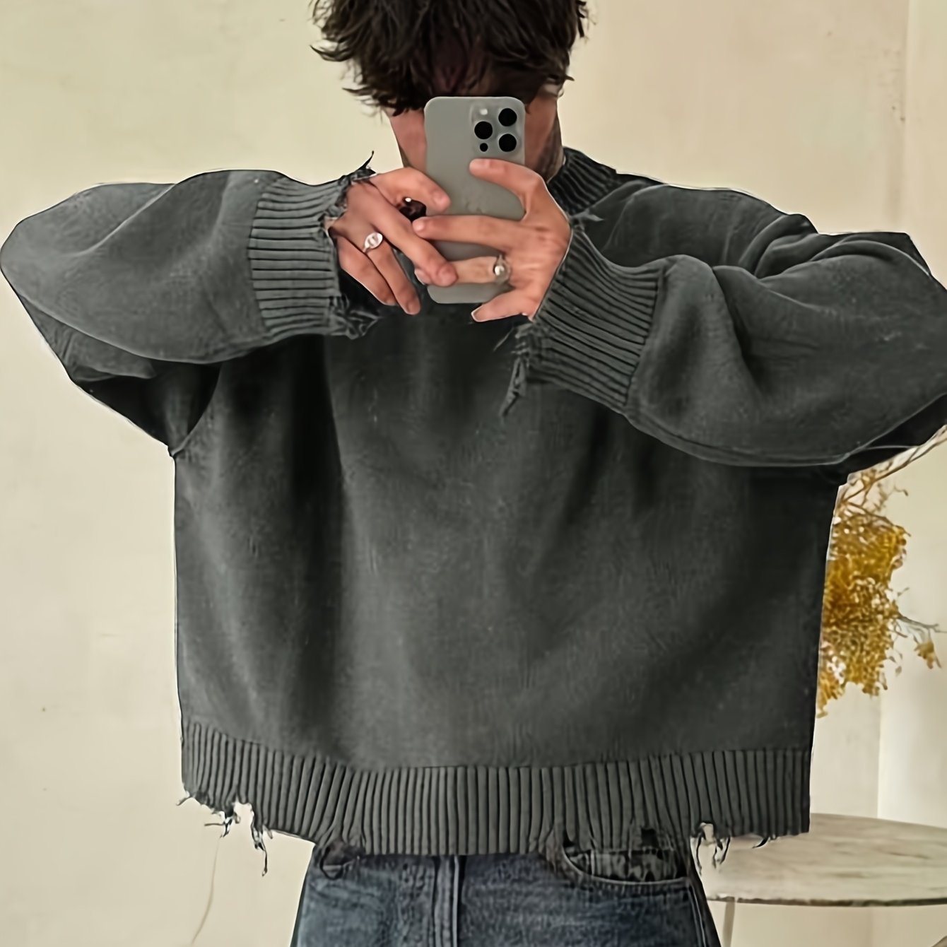 Unisex Distressed Pullover mit Rundhals Ausschnitt und Rippbündchen