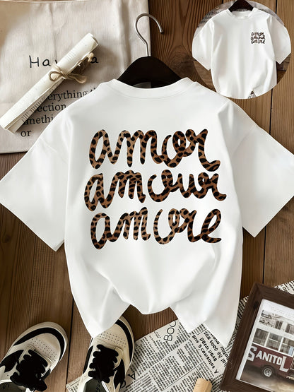 Damen Oversize Graphic T-Shirt mit Leopardenschrift und Liebesmotiv – Streetwear Stil