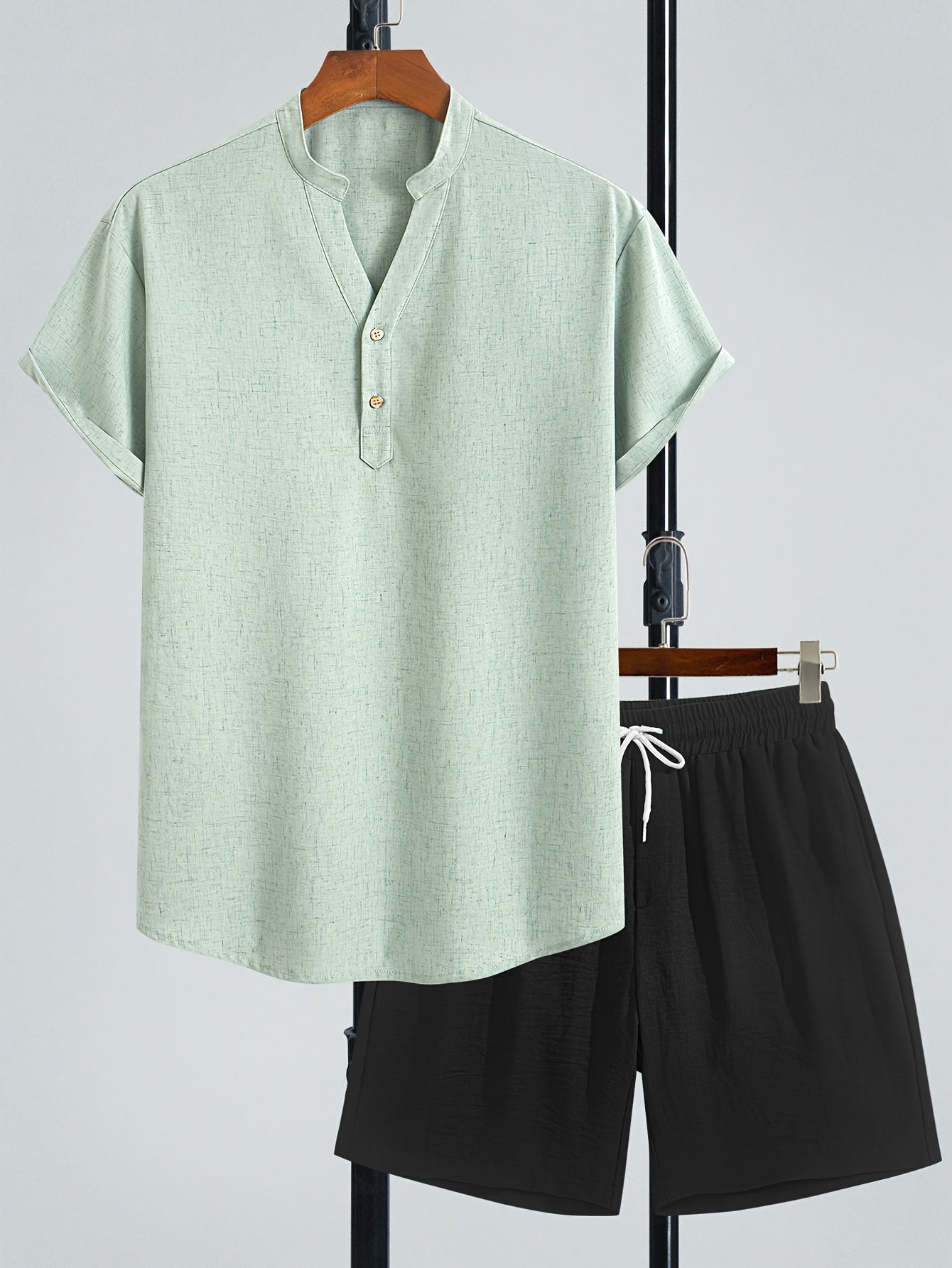 Herren Freizeit Set – Modernes Henley Shirt mit Shorts, Zweiteiliges Outfit für entspannte Anlässe