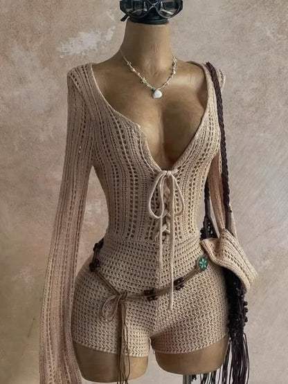 Damen Boho Strick-Jumpsuit mit tiefem Ausschnitt und Schnürung – Eleganter Einteiler für Strand & Urlaub