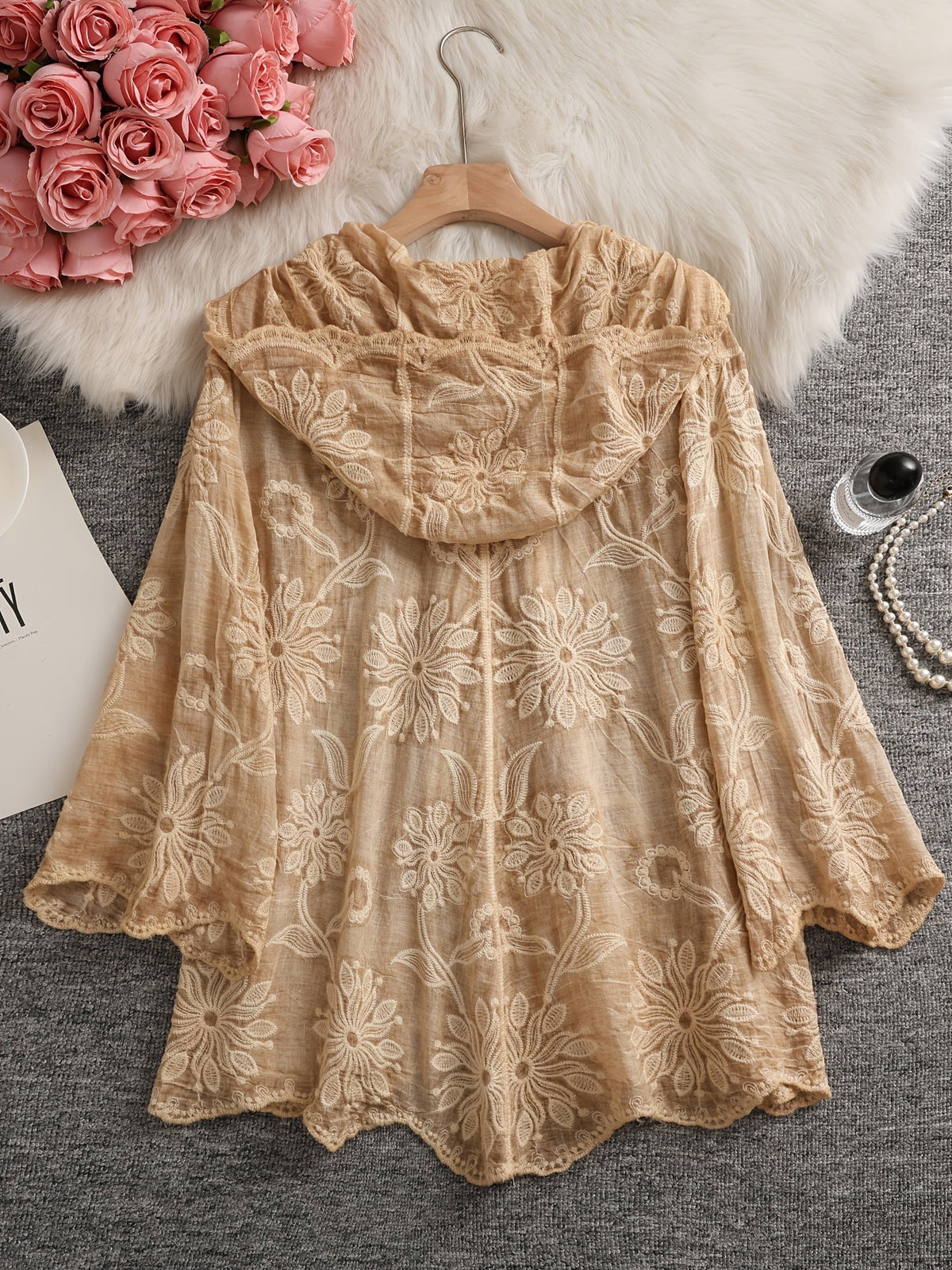 Damen Bluse Langarm mit Kapuze, Besticktes Blumenmuster, Knopfleiste
