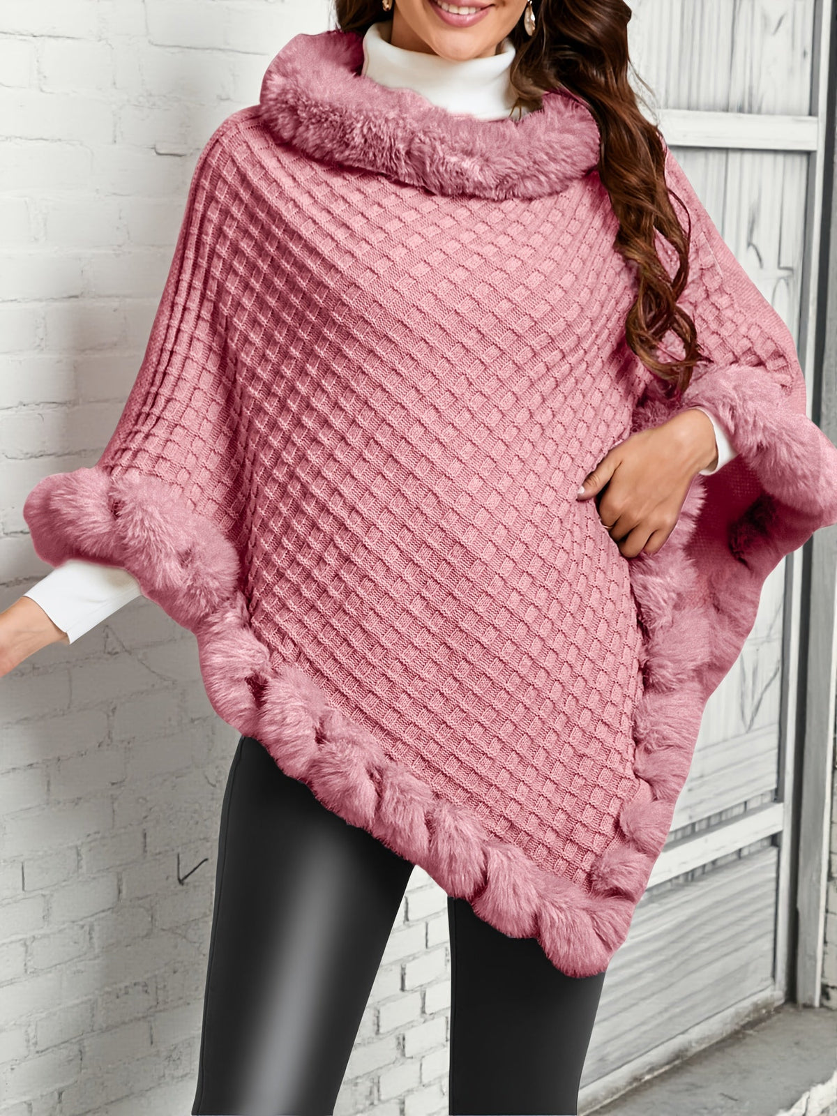 Damen Poncho mit Pelzbesatz und Rollkragen Strickmuster