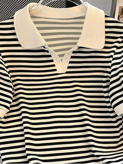 Damen Polo Shirt mit Streifenmuster und V-Ausschnitt – Eleganter Freizeit-Look