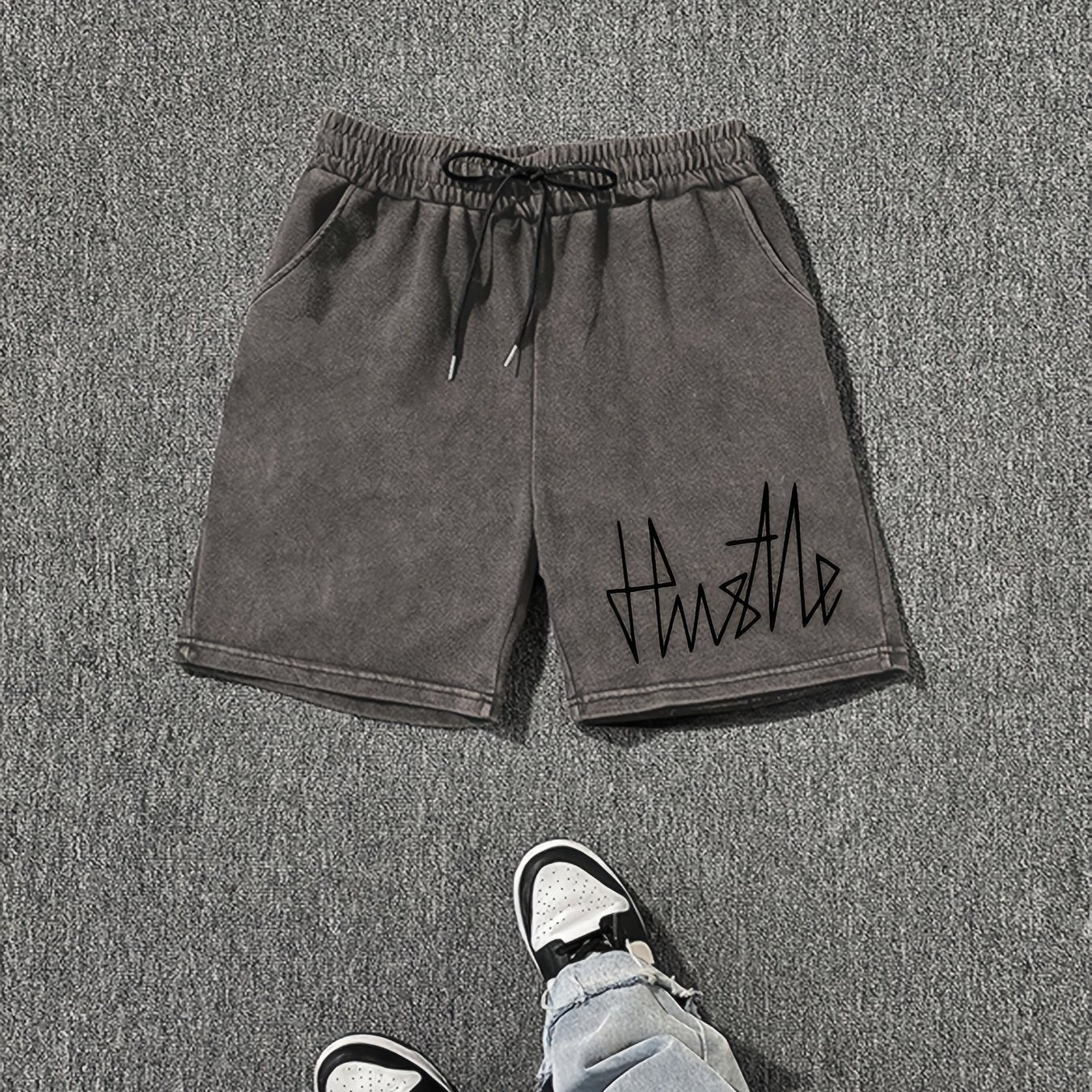 Herren Streetwear Shorts mit „Hustle“-Print – Lässige Freizeithose mit Kordelzug