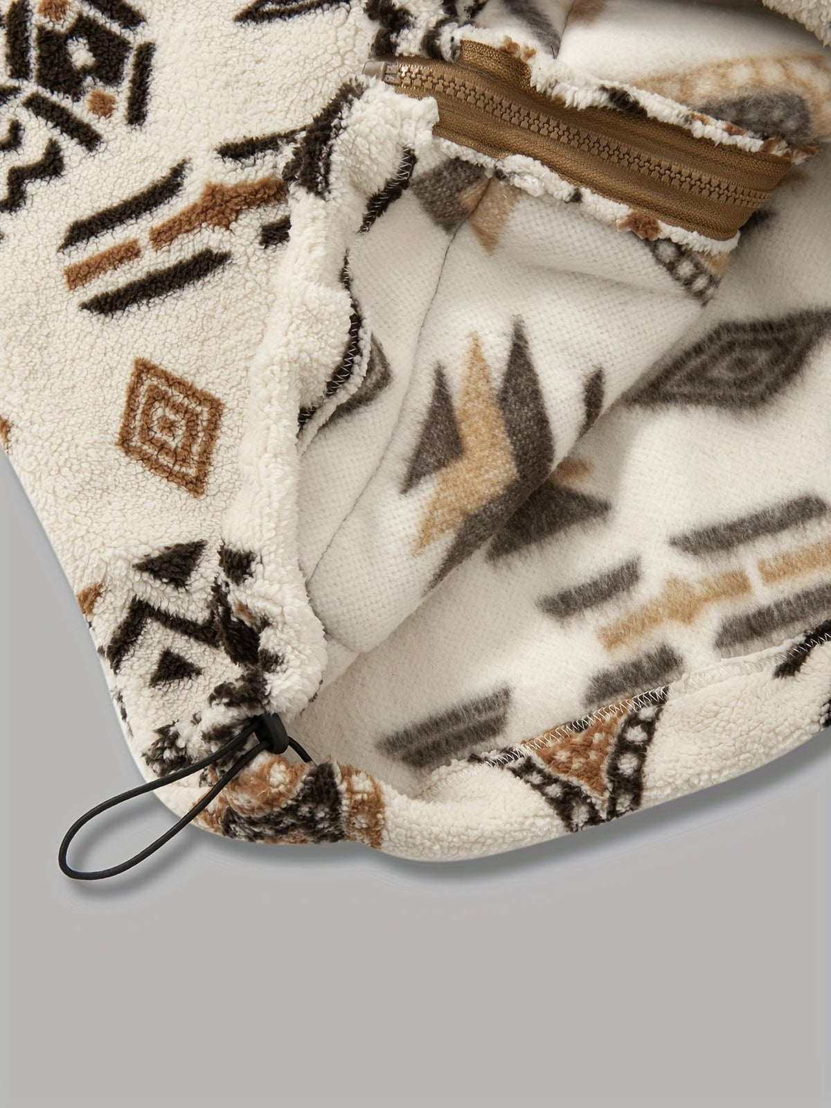 Fleecejacke mit Stehkragen, Braun und Beige, Ethno-Muster, Reißverschluss