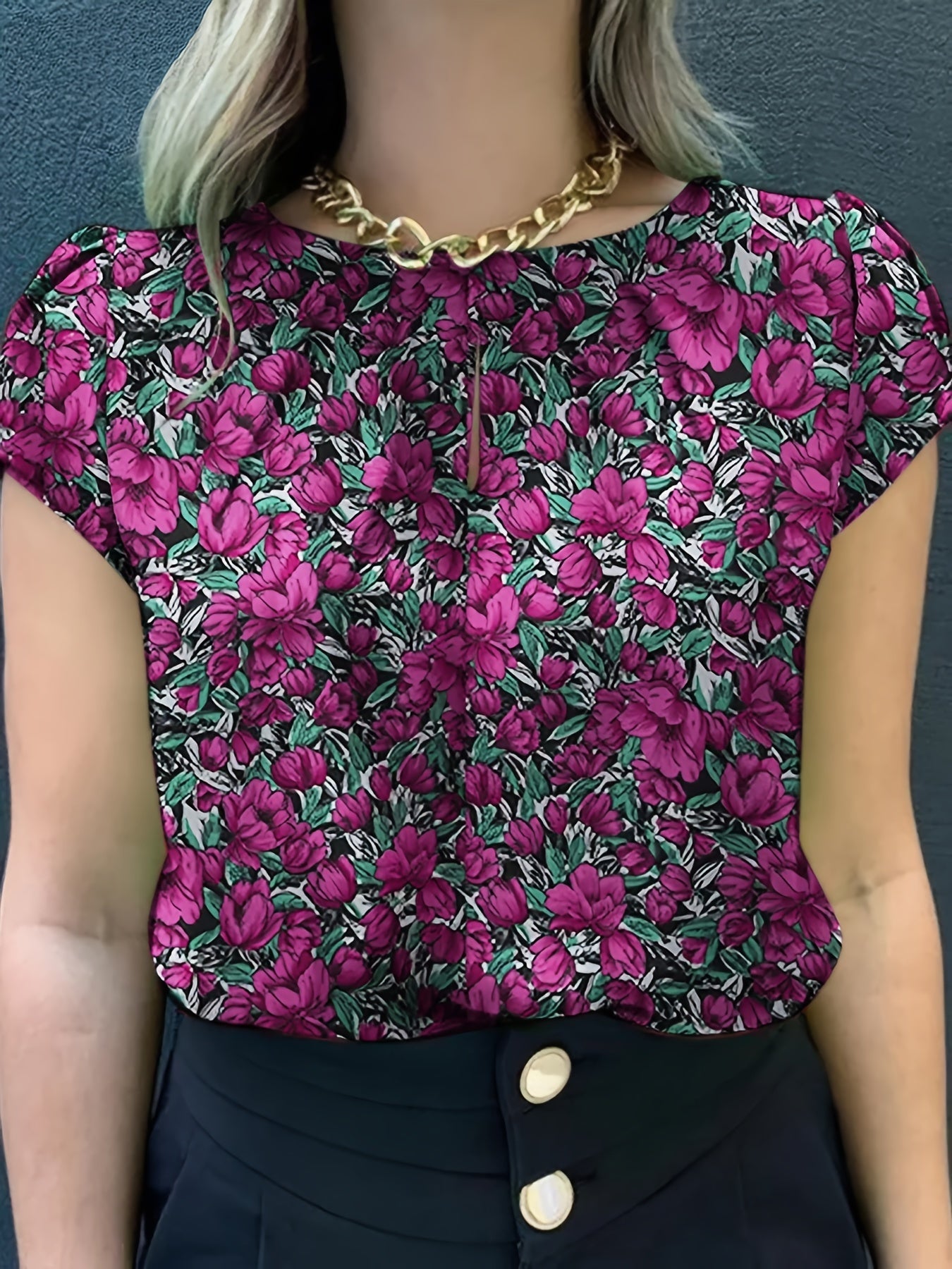 Damen Bluse mit Blumenmuster und Raffungen – Kurzarm, elegant, vielseitig für Büro & Freizeit