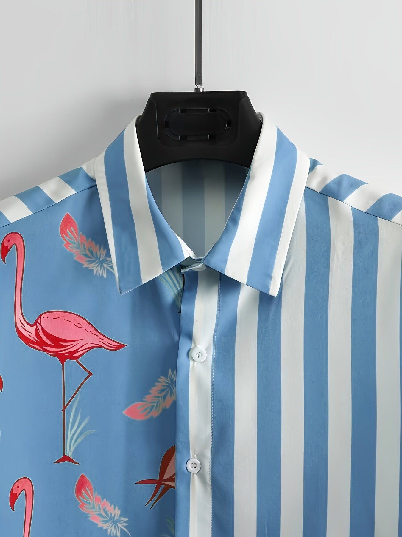 Herren Sommer Freizeitset mit Flamingo- und Streifenmuster – Modisches Kurzarm-Hemd & Shorts – Perfekt für Urlaub und Alltag