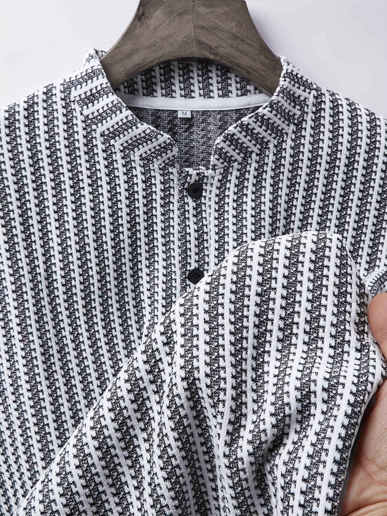 Herren Langarm Henley Shirt mit Streifenmuster – Stilvolles Freizeit- und Business-Oberteil