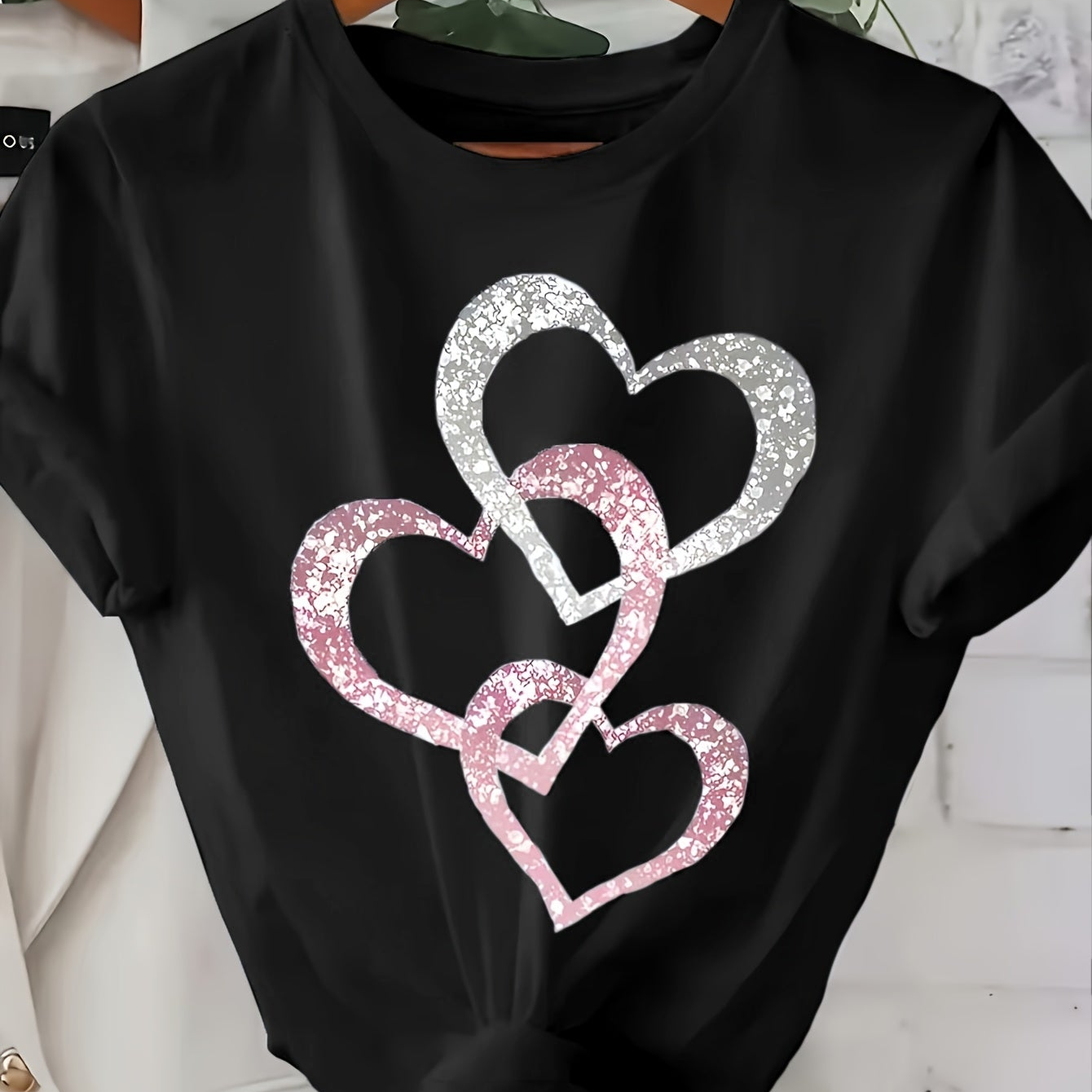Damen T-Shirt mit Glitzer-Herzmotiv – Lockeres, modisches Freizeitshirt für Alltag & Sommer