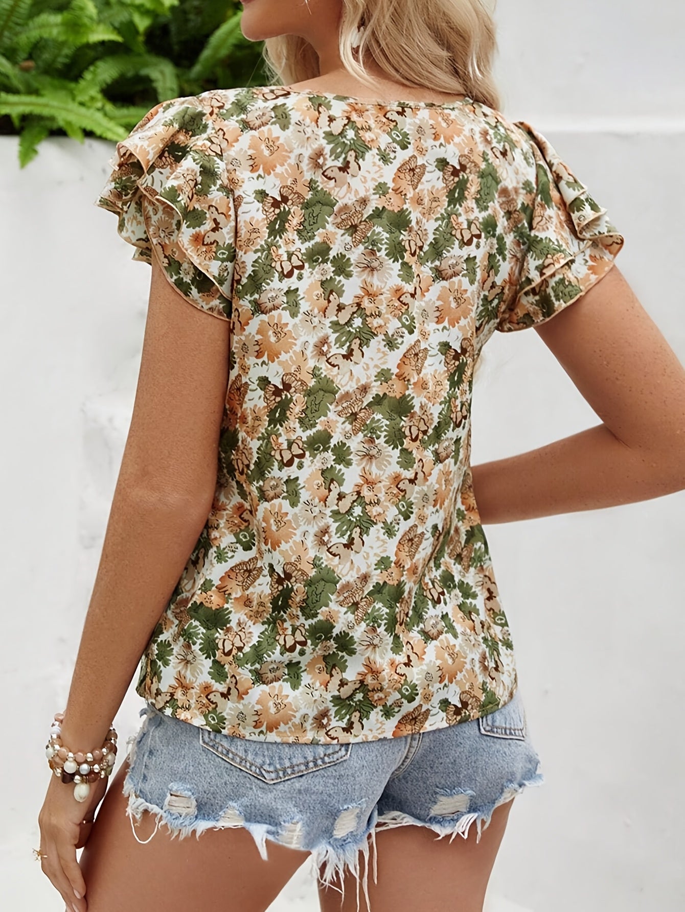 Damen Blusenshirt mit Blumenmuster und Volantärmeln – Sommerlich, Elegant, Freizeit & Alltag