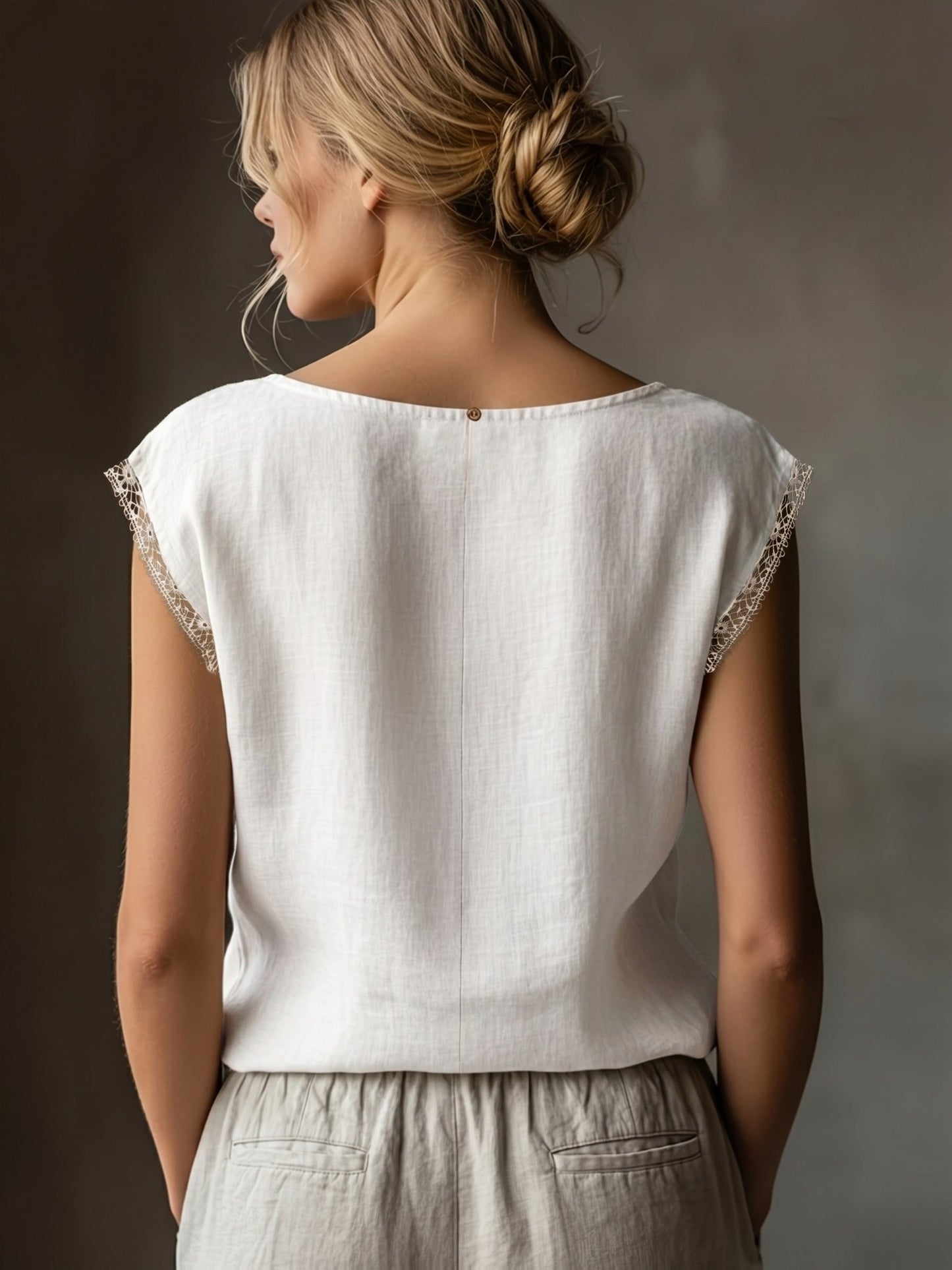 Damen Blusentop mit Spitze und elegantem Schnitt – Ärmellos, zeitloser Stil, vielseitig kombinierbar