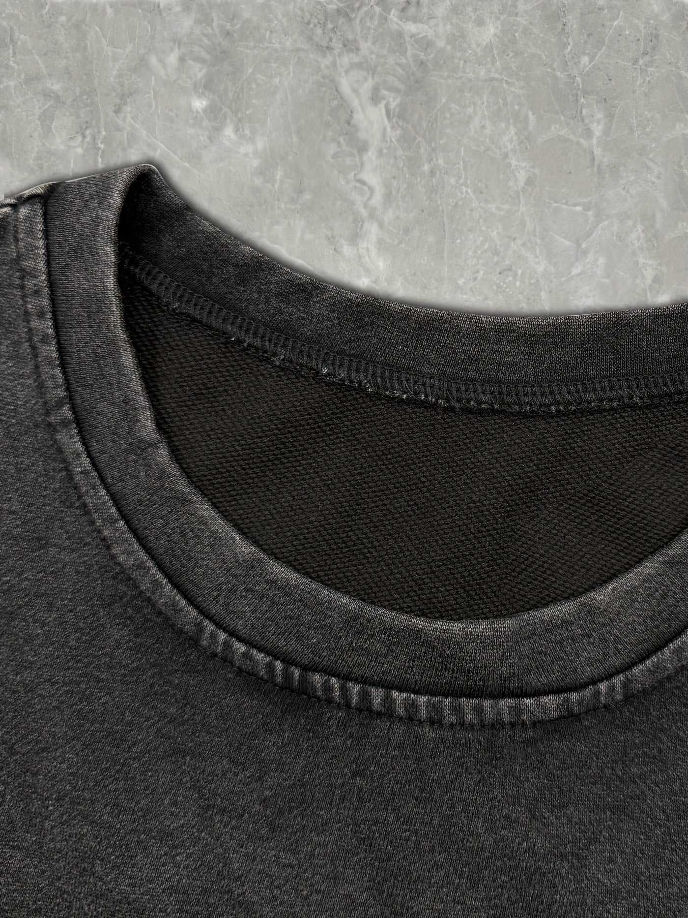 Damen T-Shirt mit Blumenstickerei und Vintage-Look – Freizeit & Alltagsstil