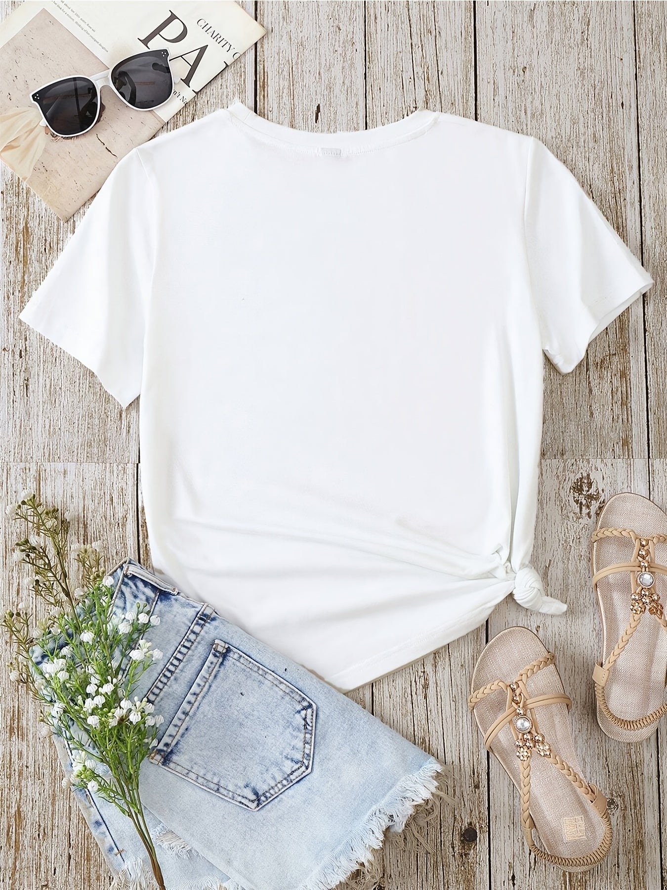 Damen T-Shirt mit floraler Boho-Feder Grafik – Modisches Freizeitshirt für Frühling und Sommer