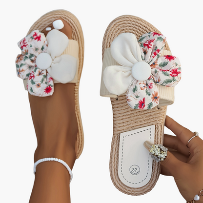 Damen Slide Sandalen mit Blumenapplikation und Espadrille-Stil – Sommerliche Freizeitschuhe