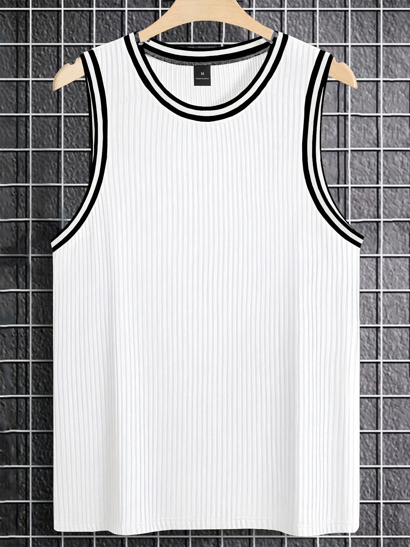 Herren Sportliches Tanktop mit Kontrast-Details – Athletischer Look für Freizeit und Training