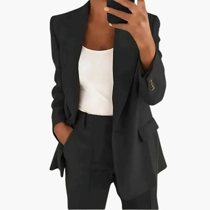 Damen Hosenanzug im eleganten Business-Look
