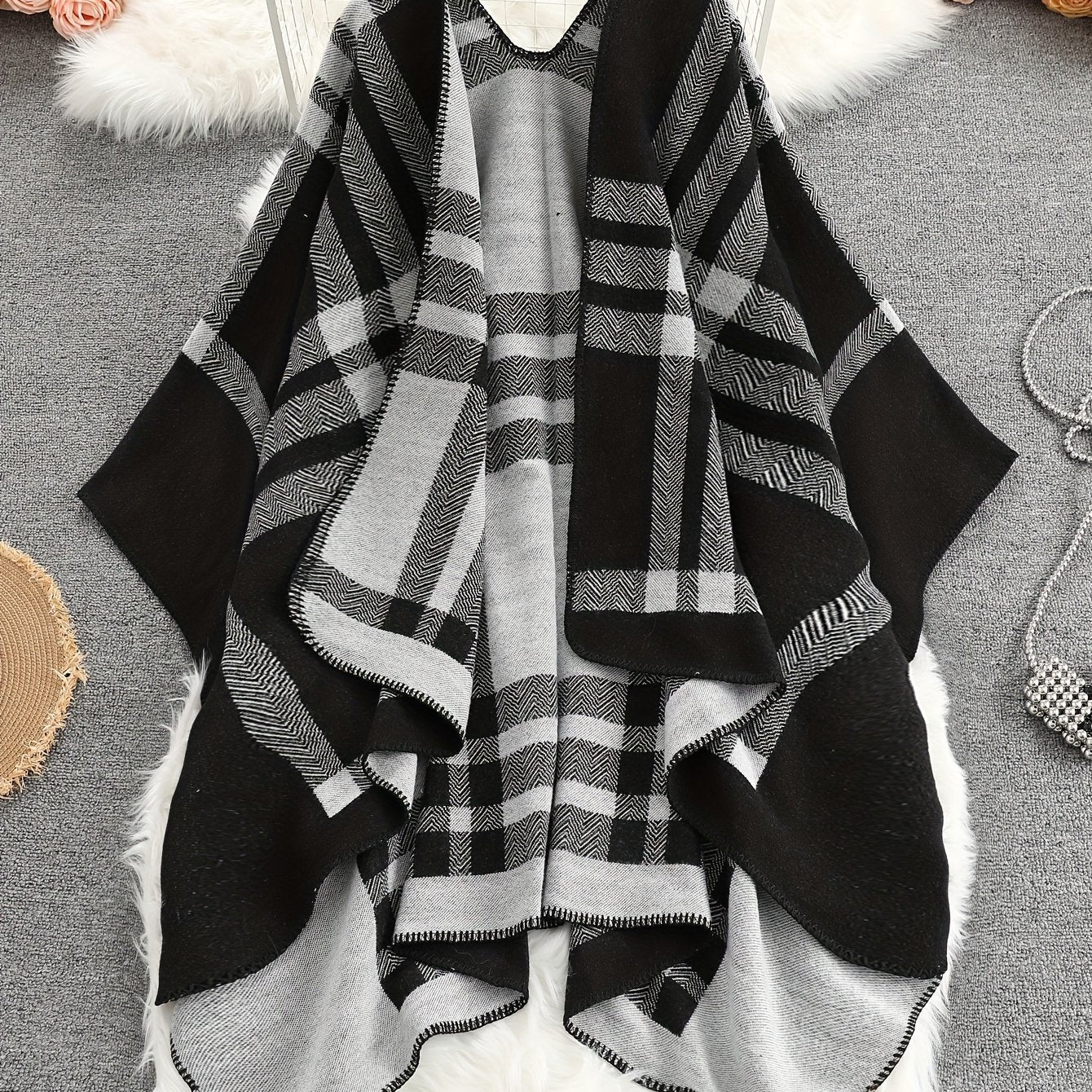 Damen Poncho Cape mit offenem Schnitt und geometrischem Muster – Boho Stil für Freizeit und Alltag