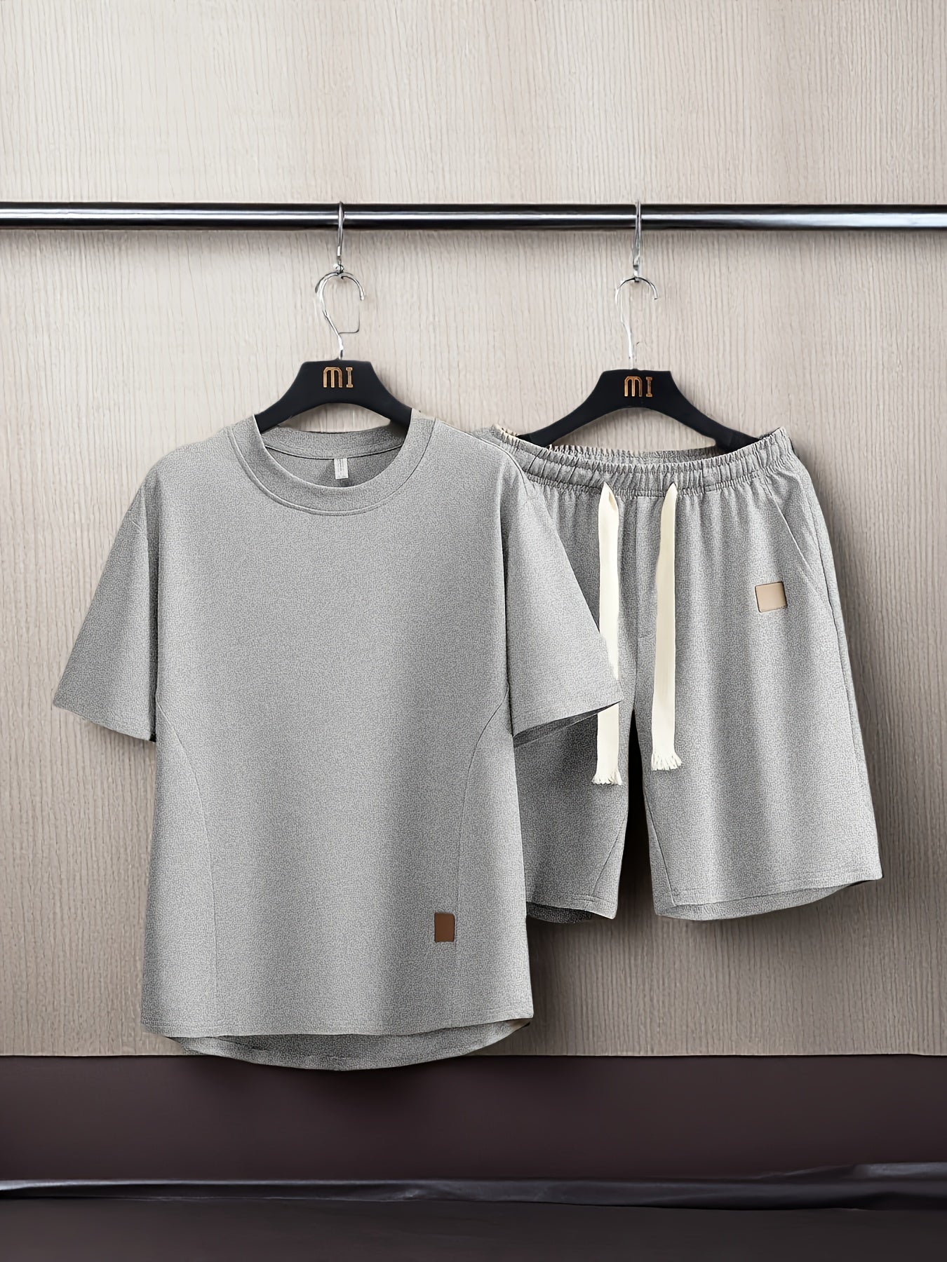 Herren Freizeit Set T-Shirt und Shorts – Modernes Lounge Outfit für Alltag und Sport