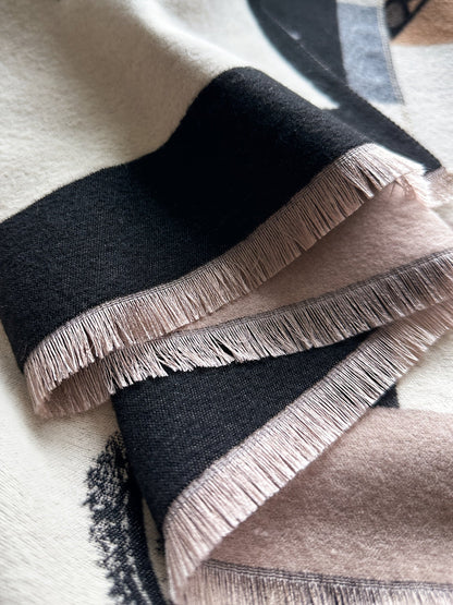 Damen Poncho mit Herz- und Muster-Print, Weicher Umhang mit Fransen, Einheitsgröße