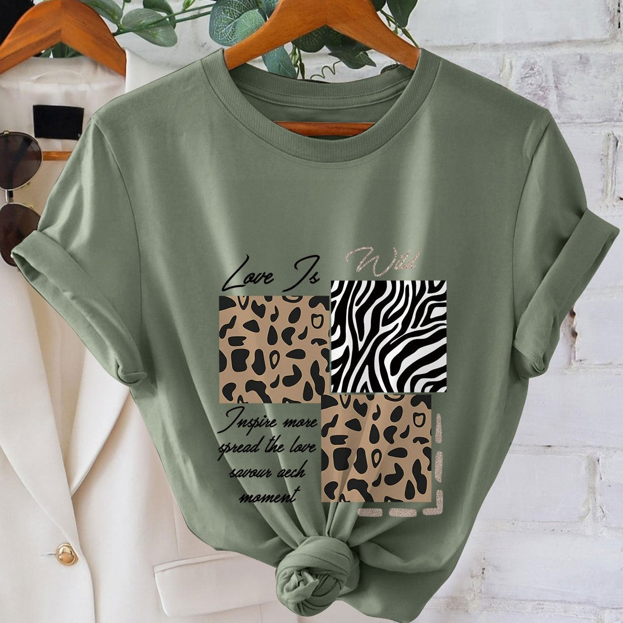 Damen T-Shirt mit Animal Print und Motiv-Spruch – Modisches Freizeitshirt, Casual Streetstyle, Inspirierendes Geschenk