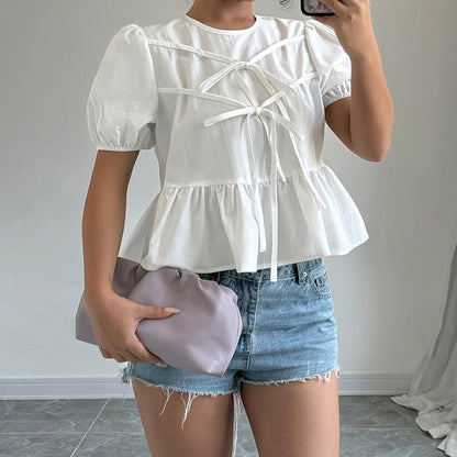 Damen Peplum-Bluse mit Puffärmeln und Schleifen – Verspielter, femininer Look für Freizeit und Alltag