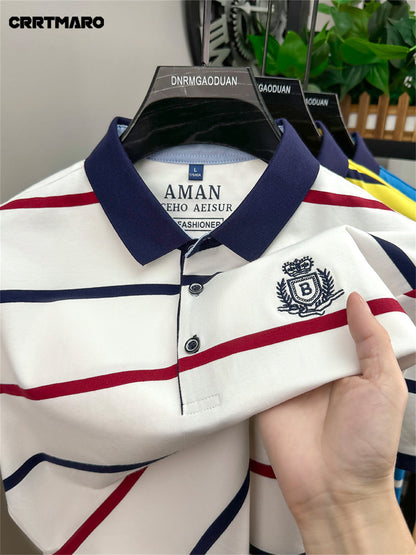 Herren Poloshirt mit Streifenmuster und gesticktem Wappen – Klassisch, Elegant, Freizeit