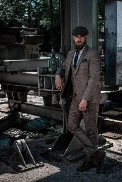 Dreiteiliger Herrenanzug im Vintage-Look mit Karomuster