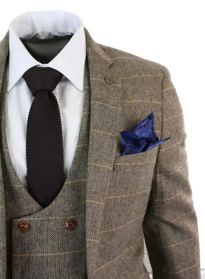 Dreiteiliger Herrenanzug im Vintage-Look mit Karomuster
