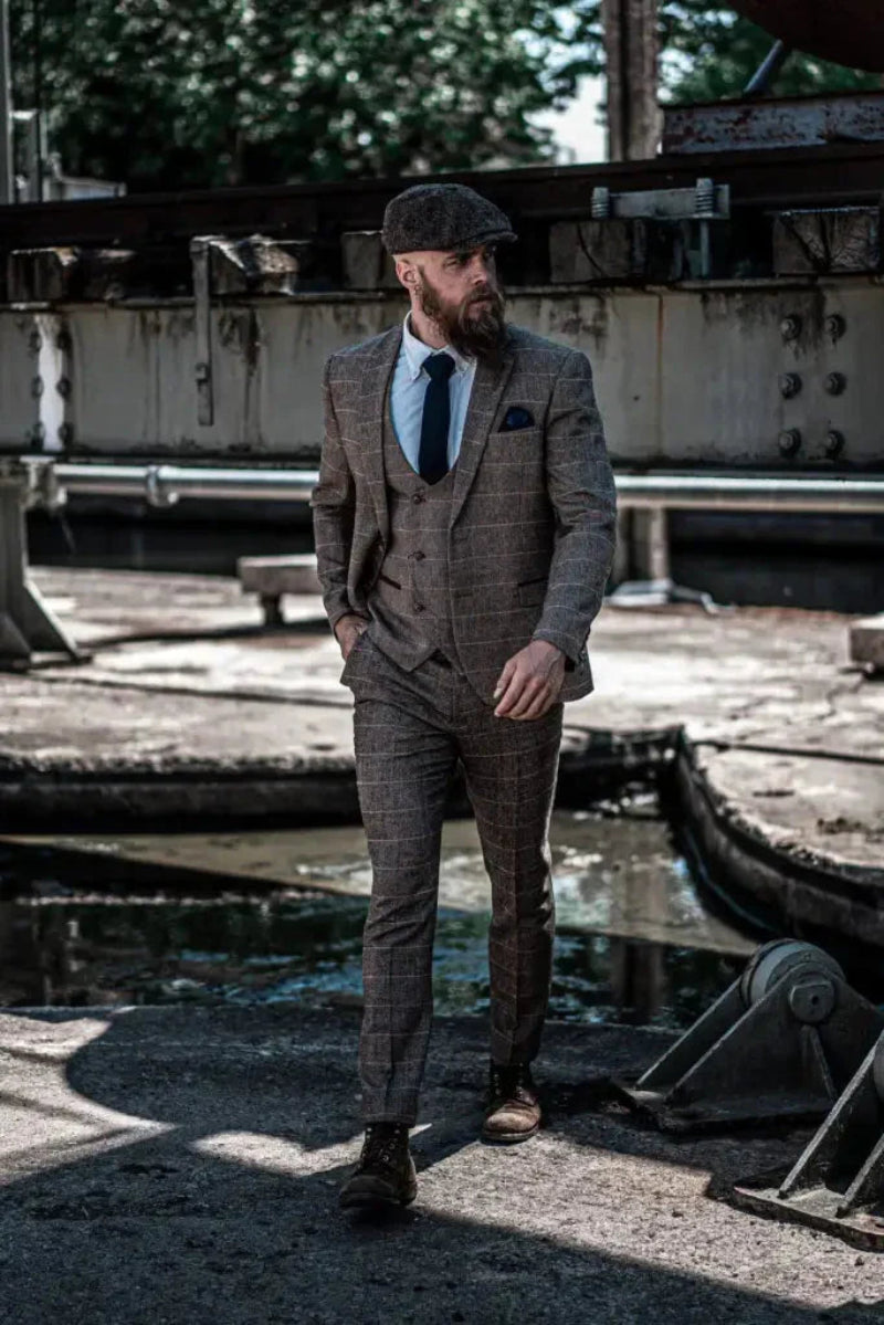 Dreiteiliger Herrenanzug im Vintage-Look mit Karomuster