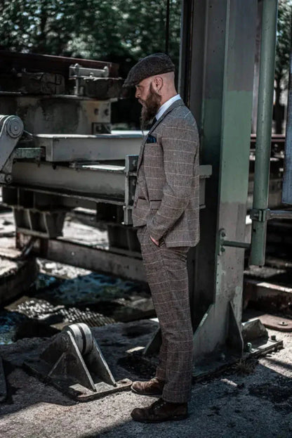Dreiteiliger Herrenanzug im Vintage-Look mit Karomuster
