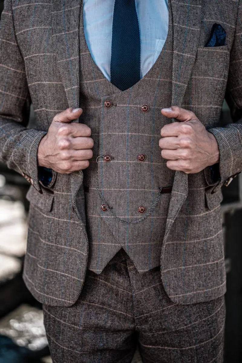 Dreiteiliger Herrenanzug im Vintage-Look mit Karomuster