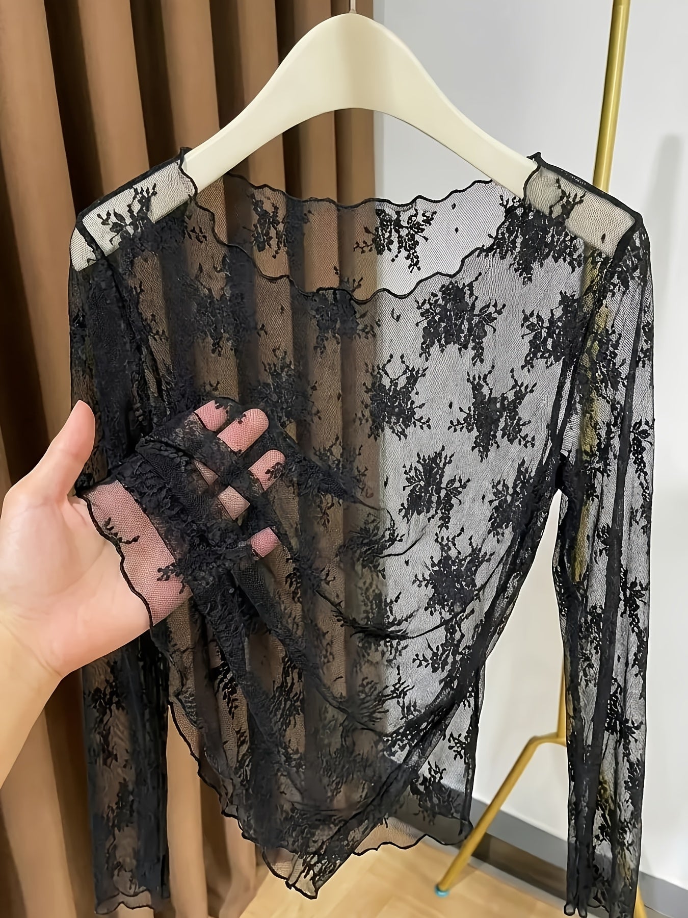 Damen Langarm-Spitzenshirt mit floraler Stickerei und transparentem Design – Elegantes Oberteil für besondere Anlässe