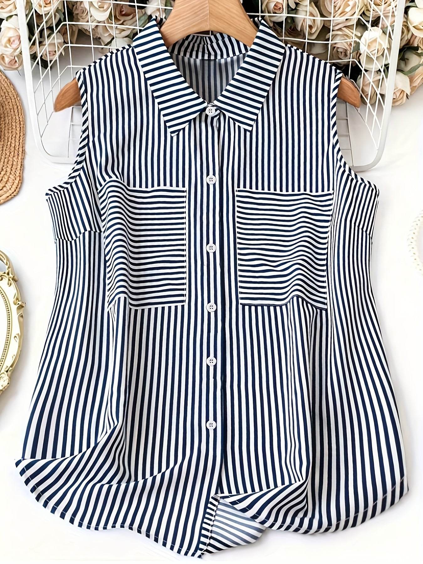 Damen Ärmellose Bluse mit Streifen und Knopfleiste – Eleganter Sommer-Look, Büro & Freizeit