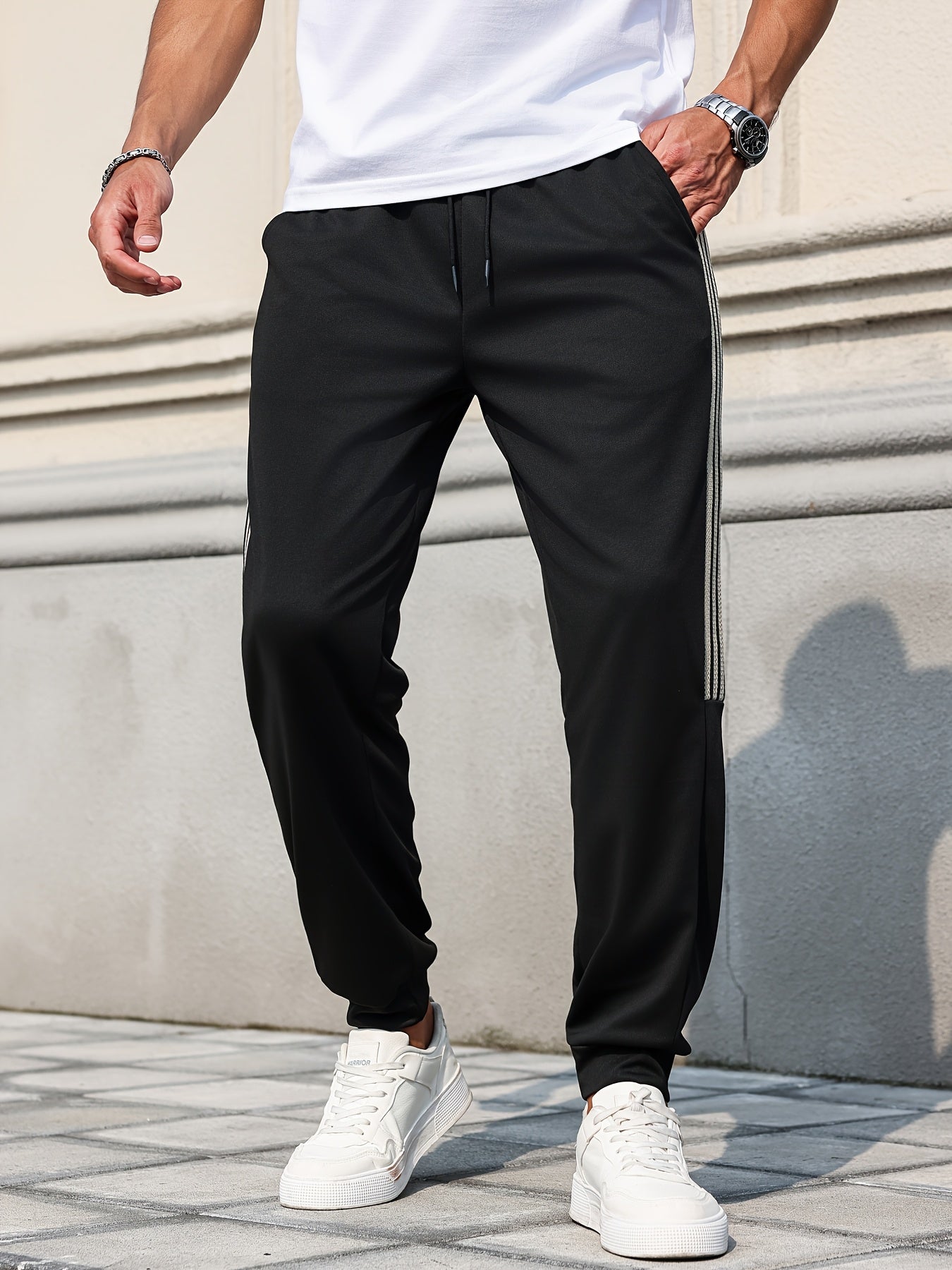 Herren Jogginghose mit Seitlicher Streifen-Optik für Sport und Freizeit