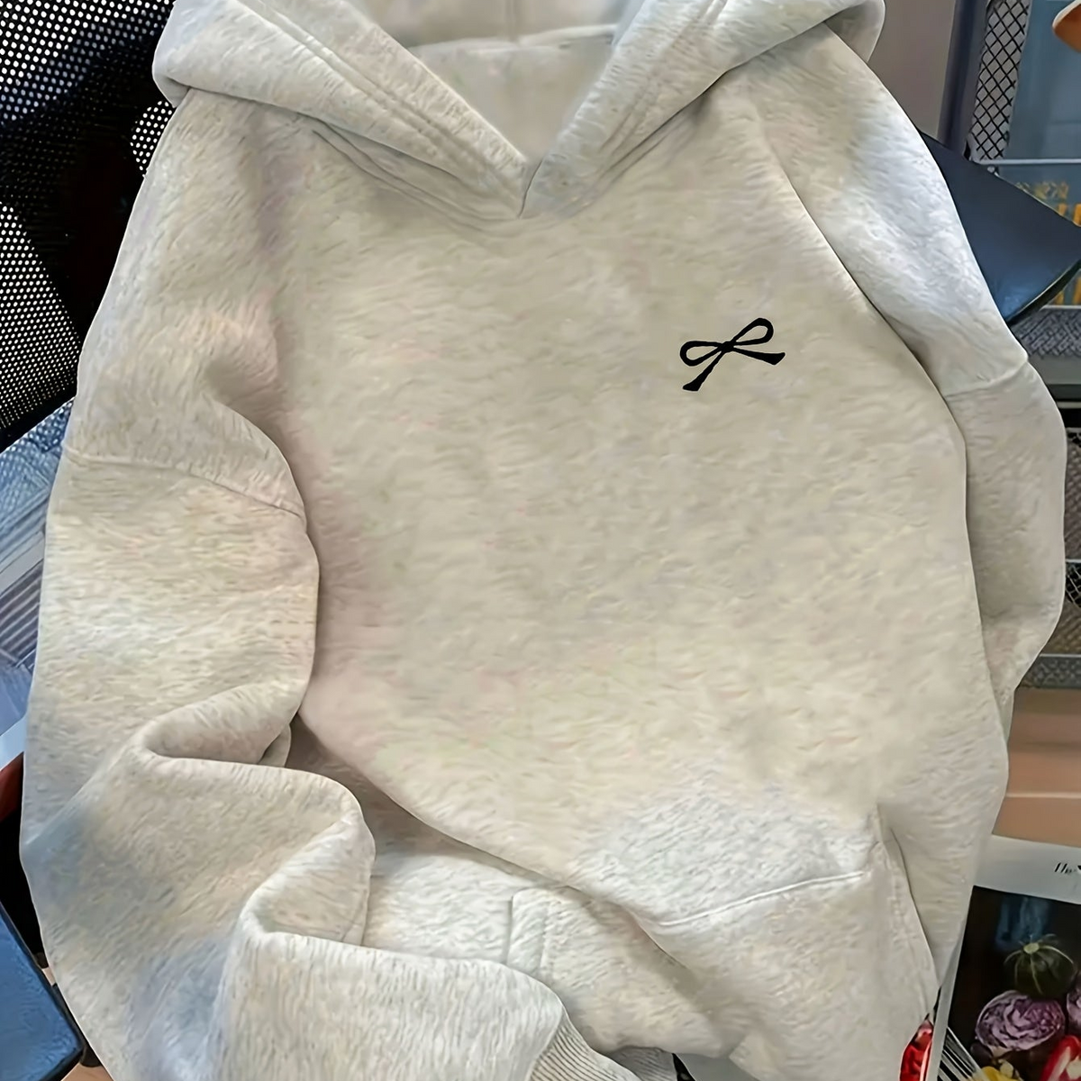 Damen Oversized Hoodie mit Schleifen-Stickerei – Lässiger Pullover für Alltag und Freizeit