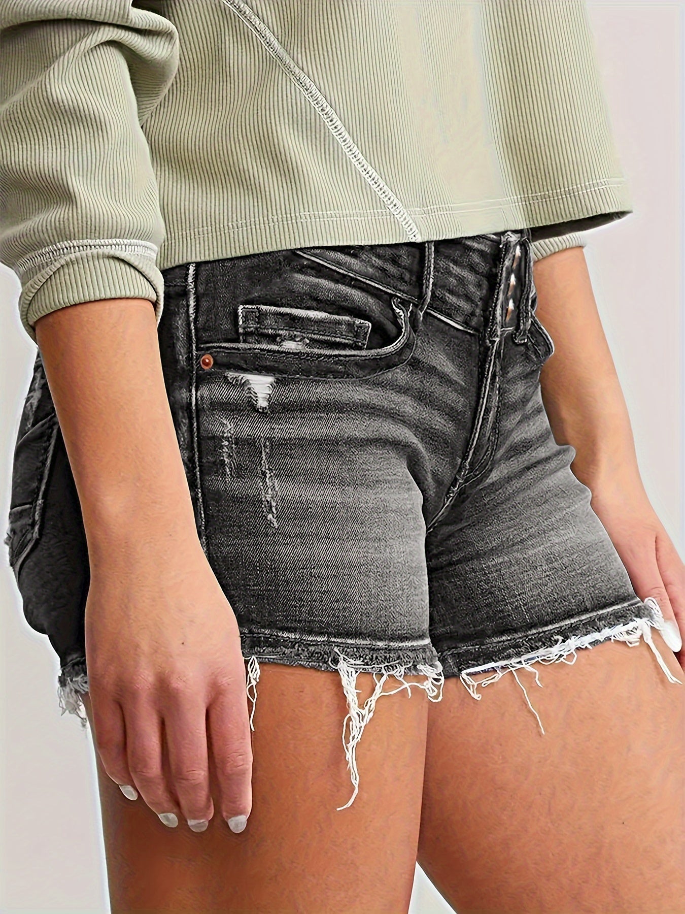 Damen Jeansshorts im Used-Look mit Fransen – Lässiger Sommer-Stil