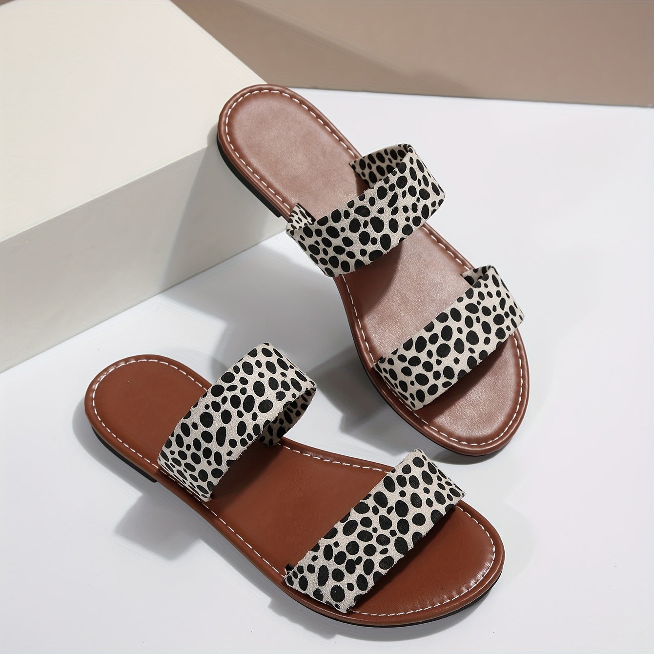 Damen Sandalen mit Leopardenmuster – Modische Slip-On Sommerschuhe für Alltag & Freizeit