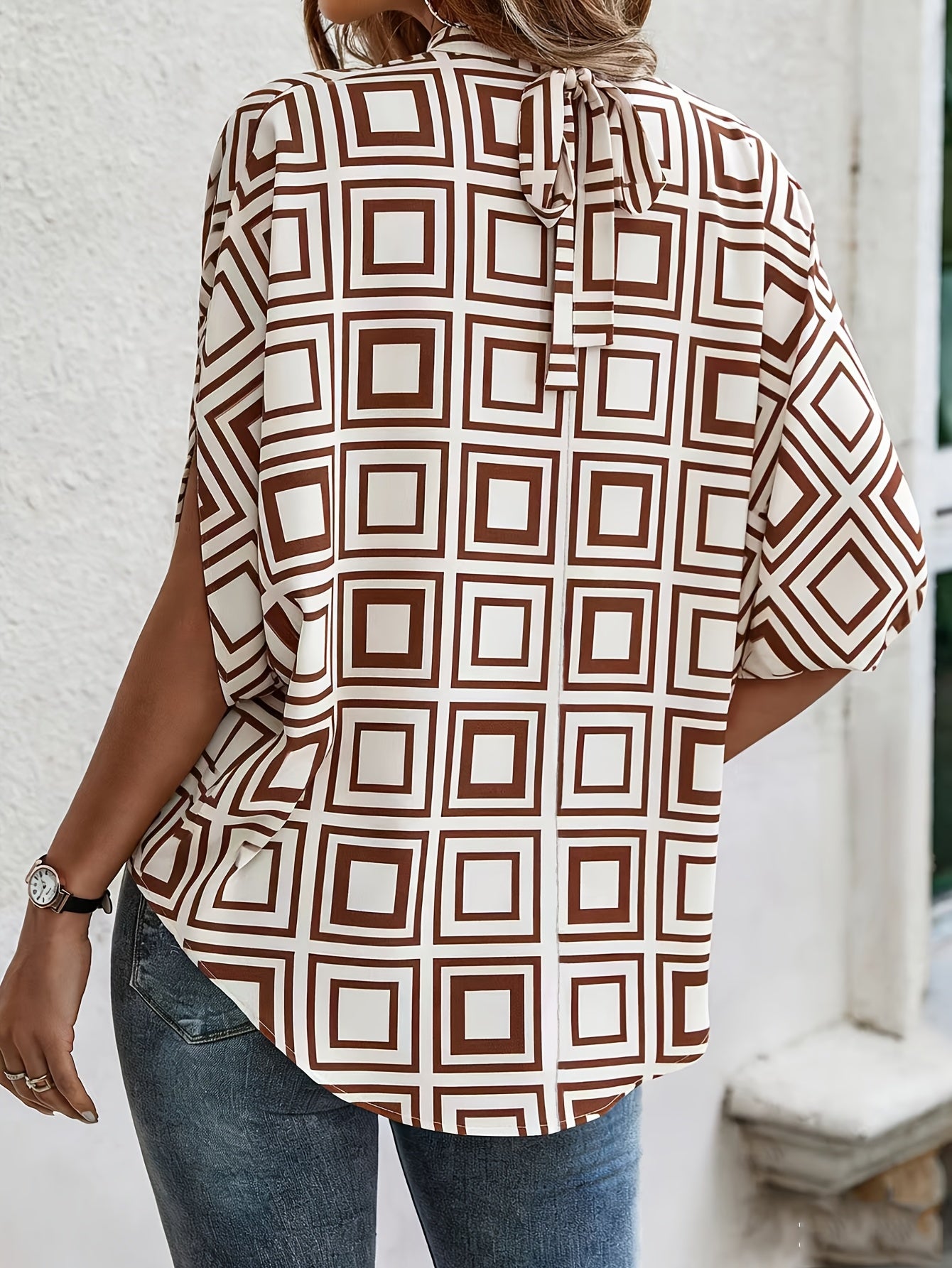 Damen Bluse mit Stehkragen und geometrischem Muster – Modischer Alltags- und Büro-Look