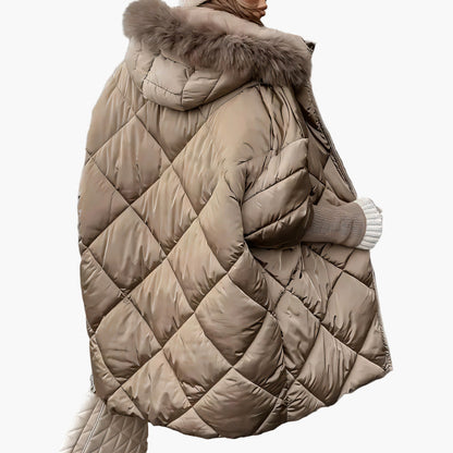 Damen Steppjacke Wintermode mit Kapuze – Eleganter Outdoor Mantel für kalte Tage