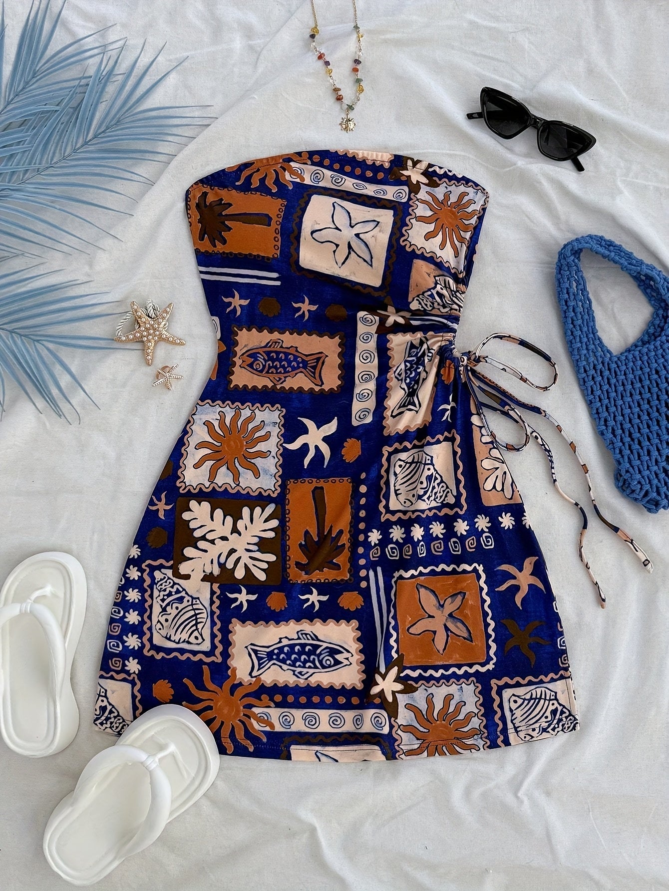 Damen Bandeau Minikleid mit tropischem Strandmuster und seitlicher Schleife – Perfekt für Urlaub & Sommeroutfits