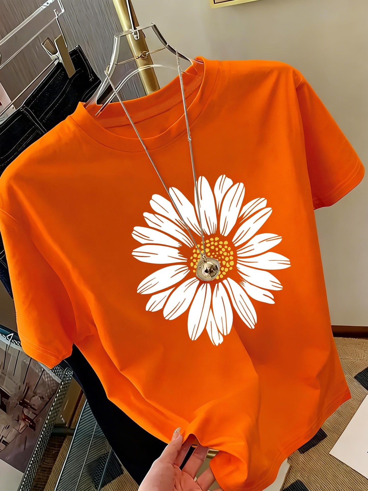 Damen T-Shirt mit Gänseblümchen-Print – Lässiges Sommer Oberteil im Boho-Stil