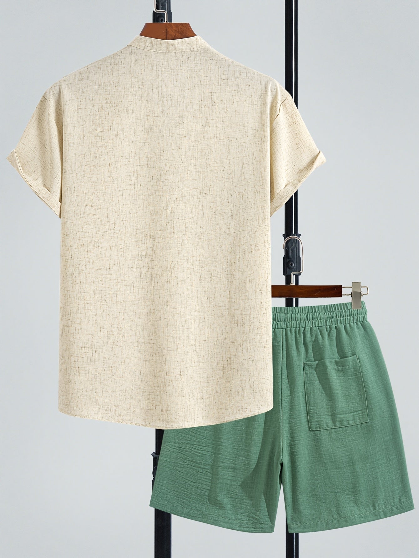 Herren Freizeit Set – Modernes Henley Shirt mit Shorts, Zweiteiliges Outfit für entspannte Anlässe