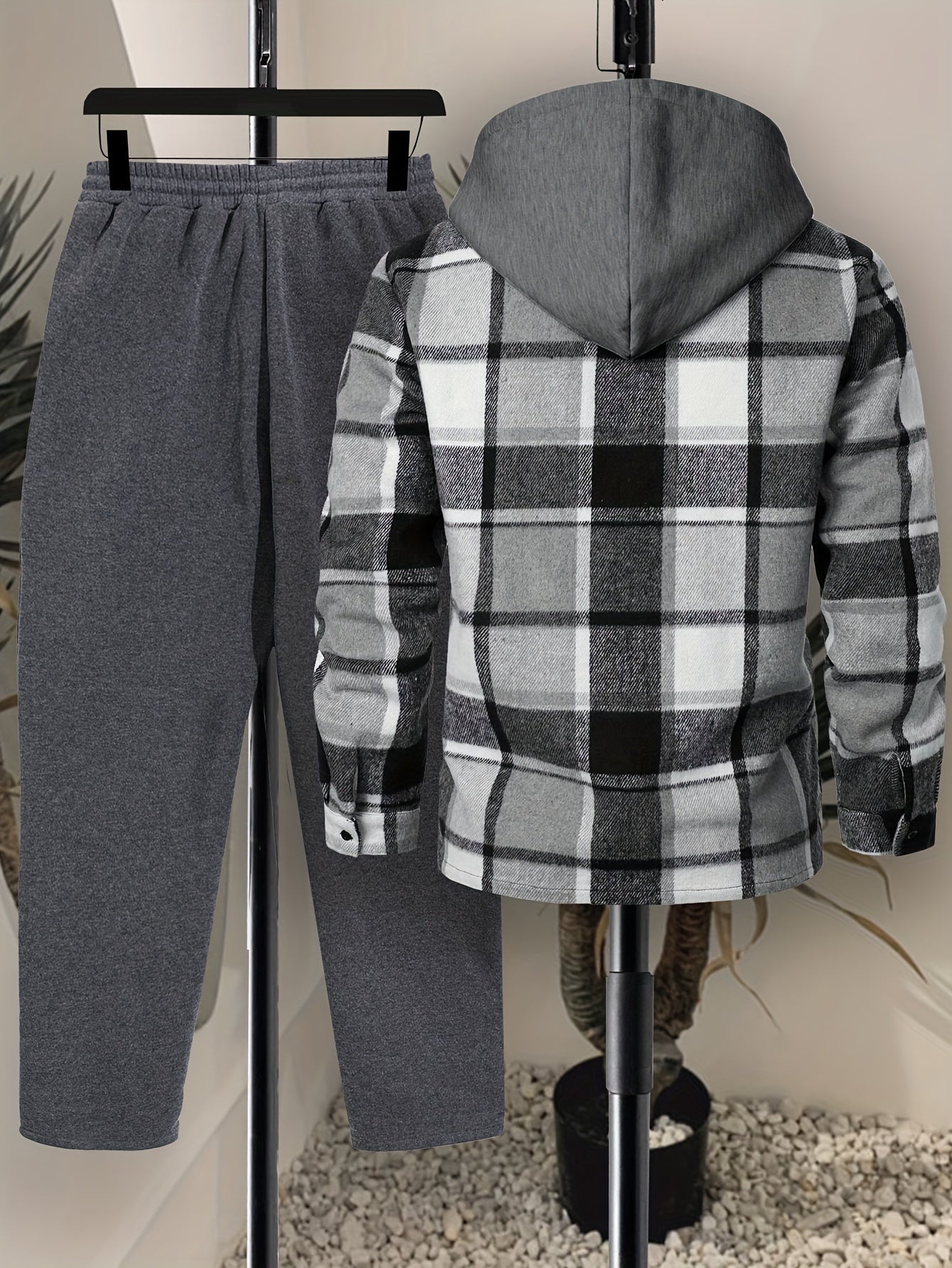 Herren Kariertes Hemd mit Kapuze und Unifarbene Jogginghose Set