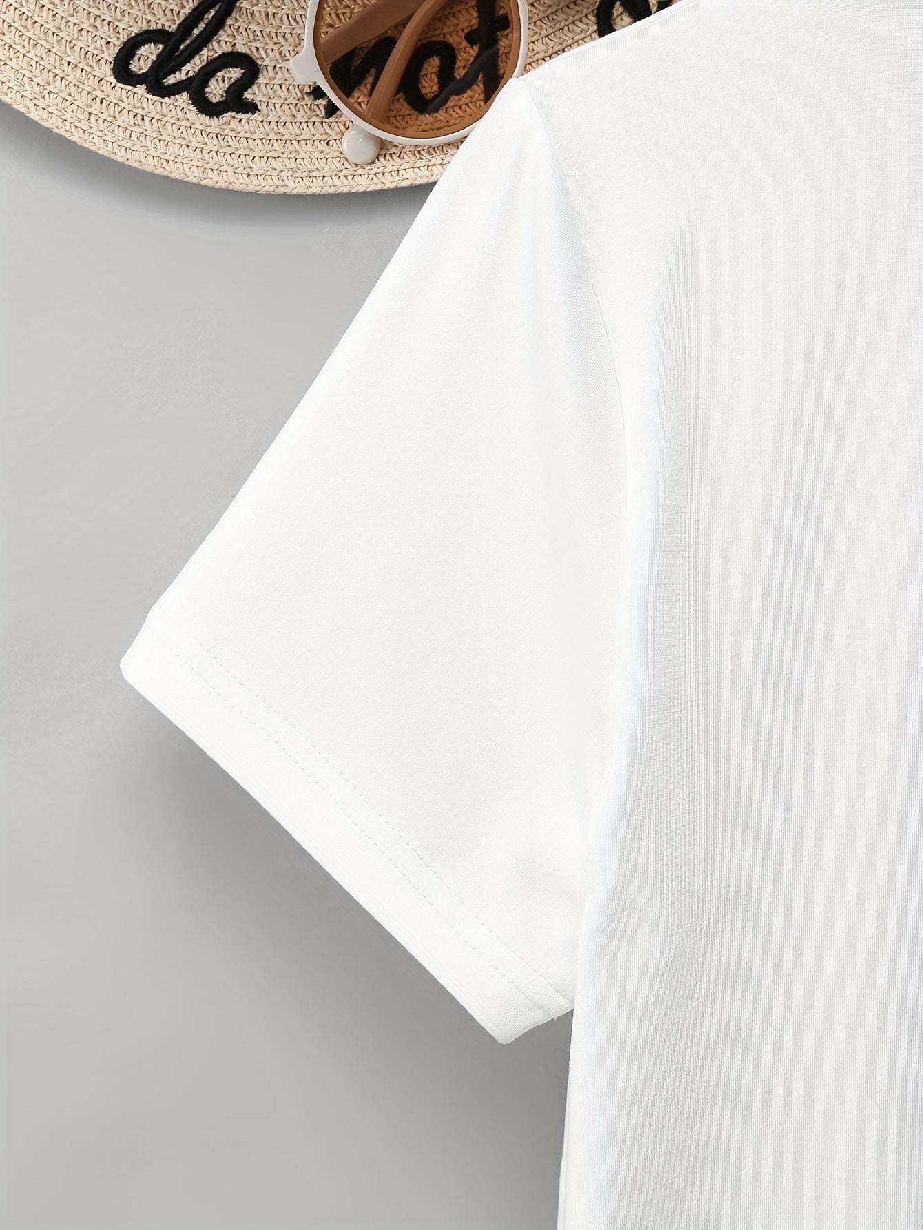 Damen T-Shirt mit Glitzer-Herzmotiv – Lockeres, modisches Freizeitshirt für Alltag & Sommer