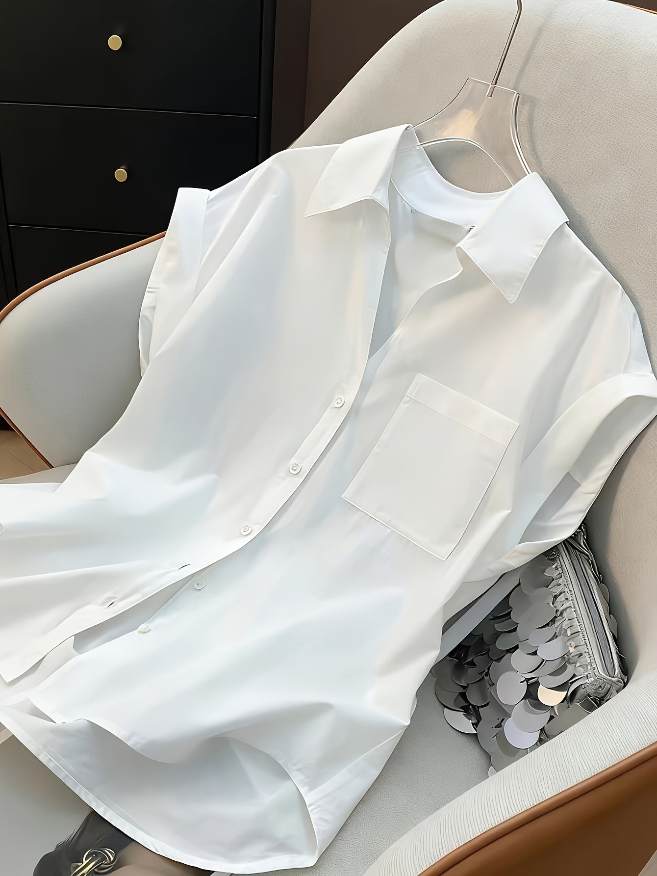 Damen Oversize Bluse mit Hemdkragen und Brusttasche – Eleganter, Ärmeloser Stil für Büro und Freizeit