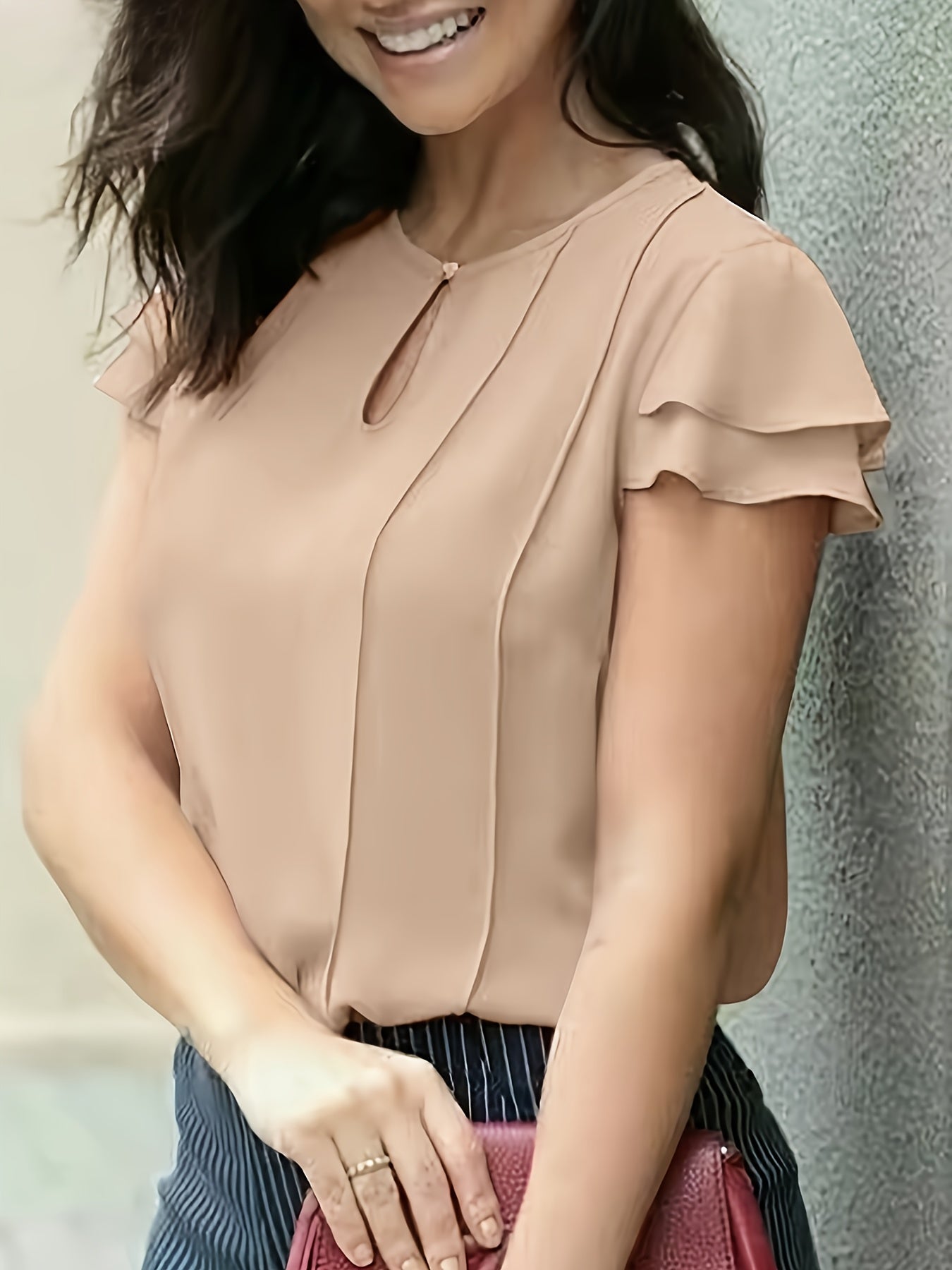 Damen Elegante Bluse mit Volantärmeln und Keyhole-Ausschnitt – Stilvolle Sommermode für Büro und Freizeit