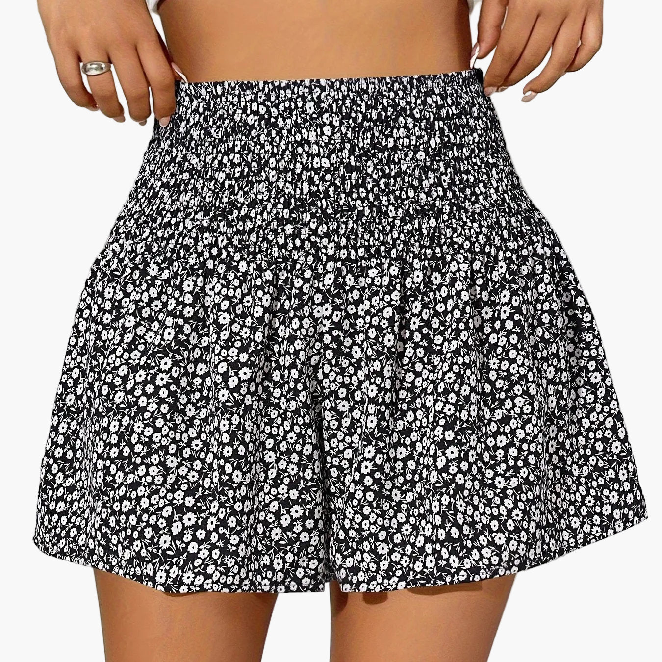 Damen Sommer Shorts mit Blumenmuster und Smokbund – Lässige Freizeitshorts