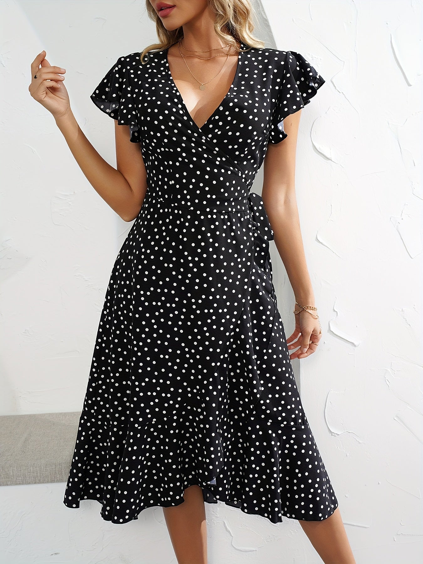 Damen Elegantes Polka-Dot Wickelkleid mit Rüschen – Stilvolles Sommerkleid für Alltag & Freizeit